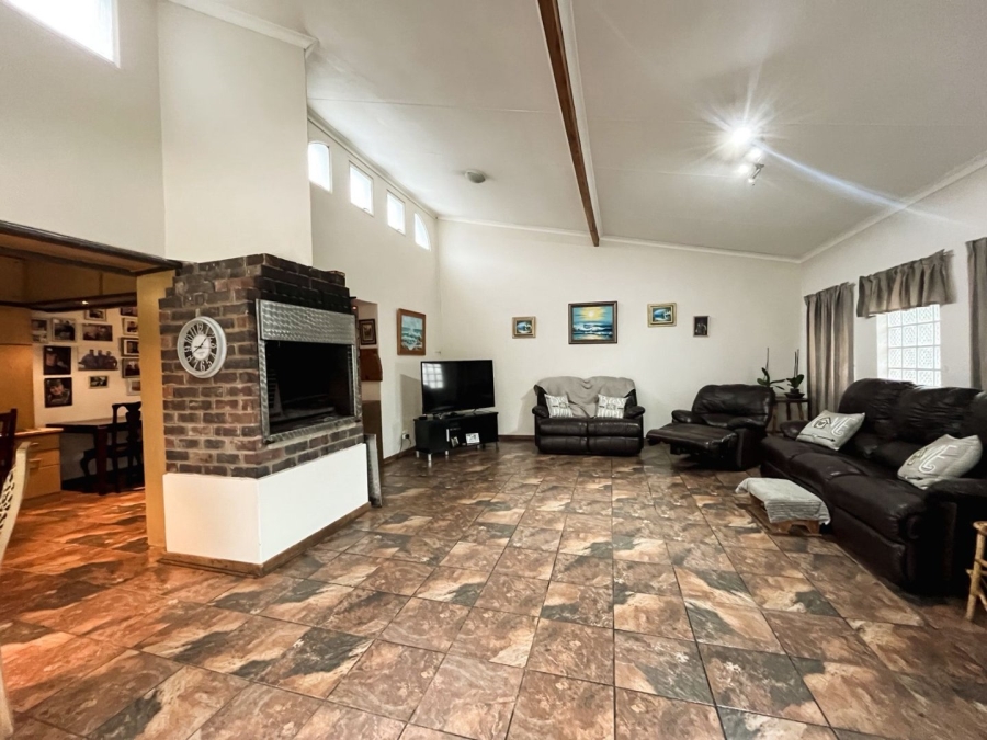 5 Bedroom Property for Sale in Vanes Estate Eastern Cape